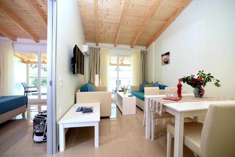 Palapart Gikas Suites And Studios Gouvia Eksteriør billede