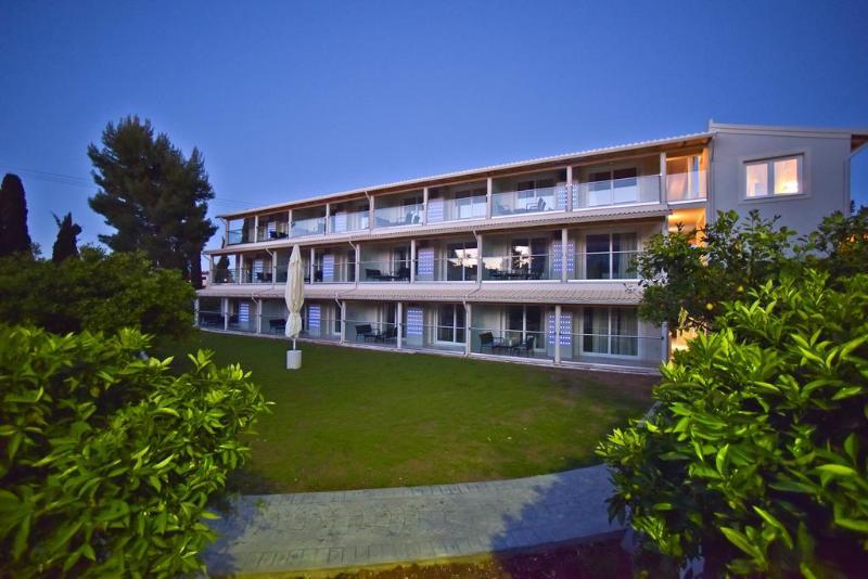 Palapart Gikas Suites And Studios Gouvia Eksteriør billede